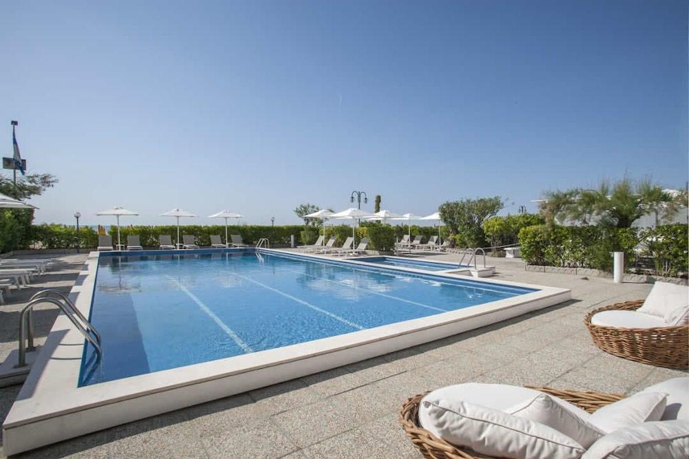 Hotel Imperial Palace Lido di Jesolo Exteriör bild
