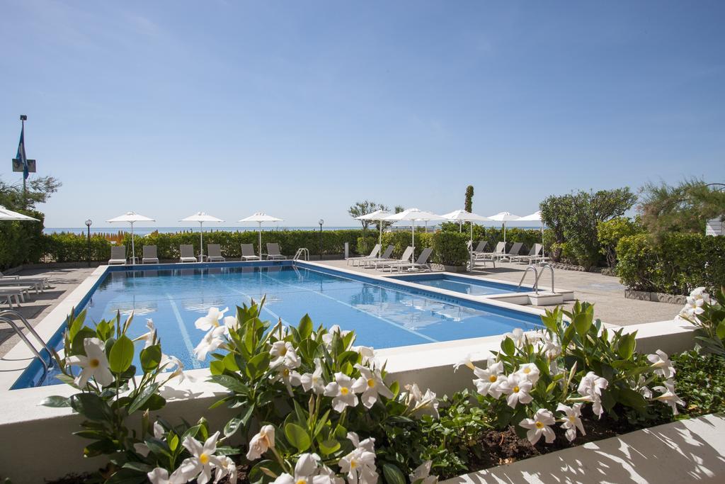 Hotel Imperial Palace Lido di Jesolo Exteriör bild