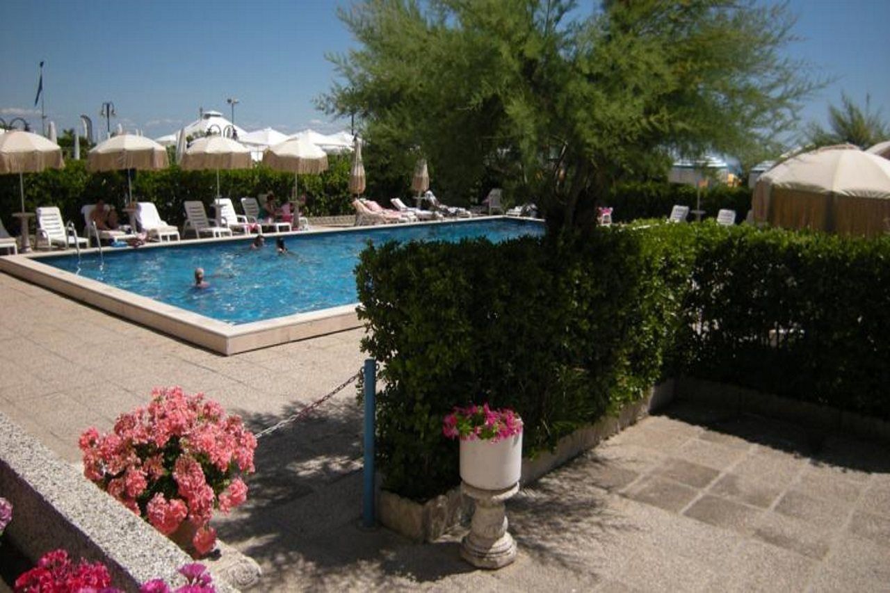 Hotel Imperial Palace Lido di Jesolo Exteriör bild