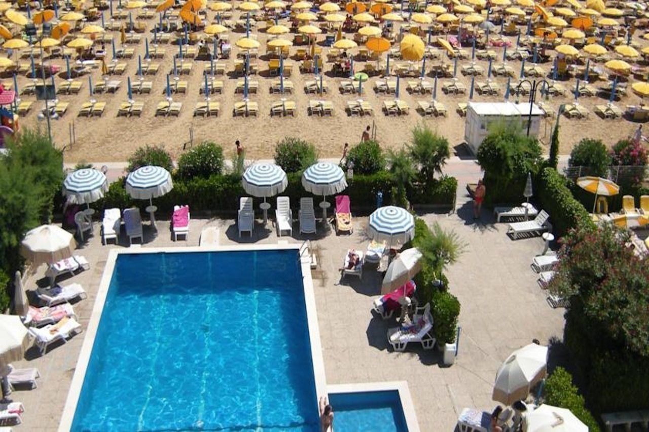 Hotel Imperial Palace Lido di Jesolo Exteriör bild